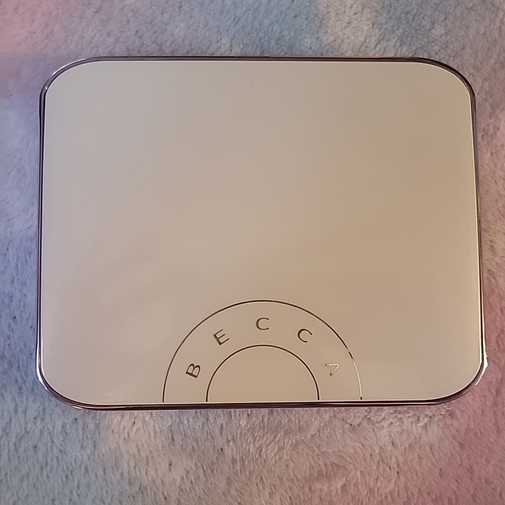 Becca pearl glow shimmering eye pallet